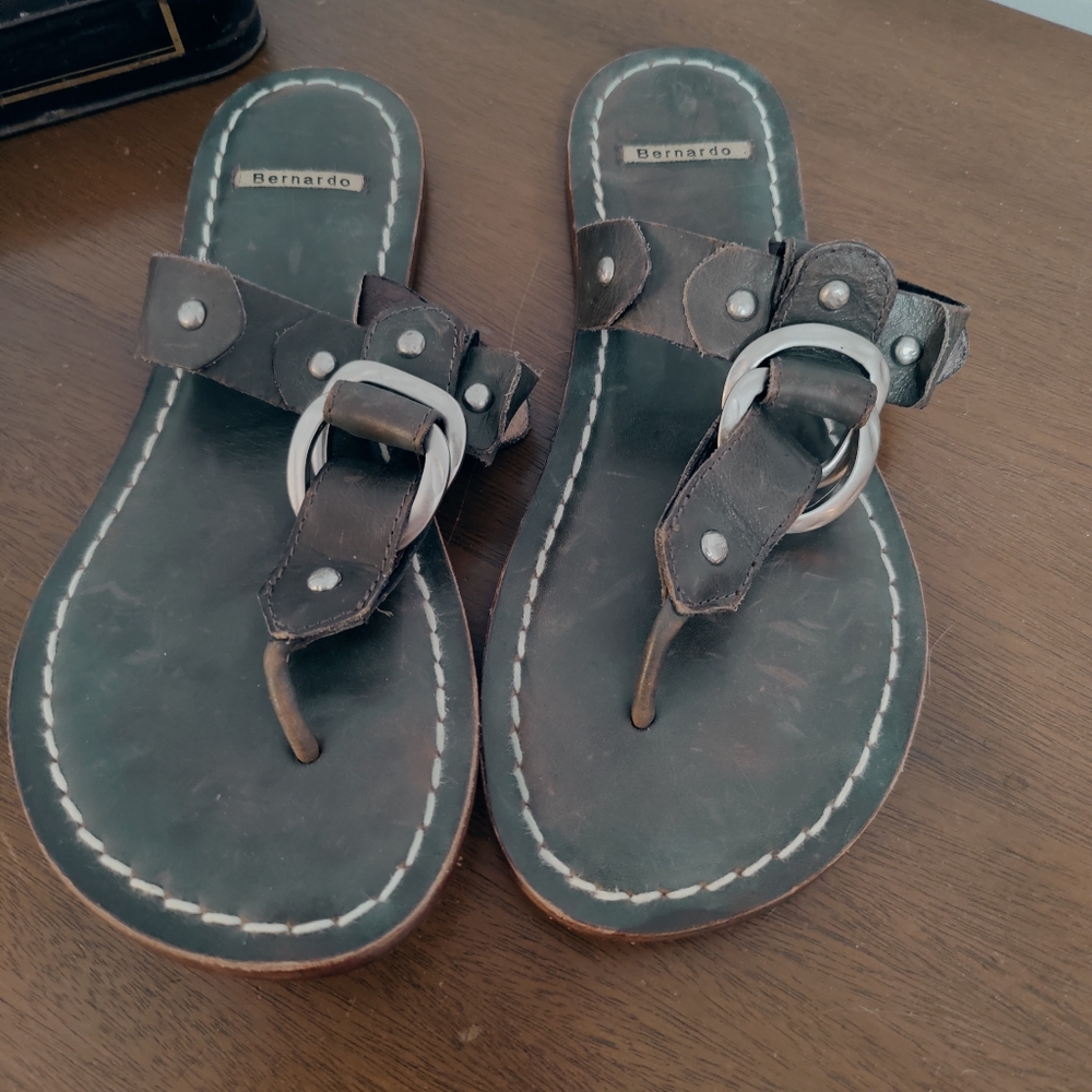 Bernardo Brown Leather Ring-Accent Thong Sandals - Picture 4 of 7